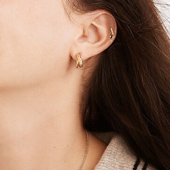 Madewell crossover huggie earrings - Picture 3 of 4